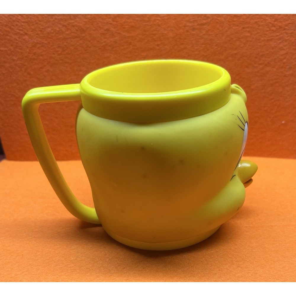 Vintage Tweety Bird Mug Plastic Coffee Cup Warner Bros Looney Tunes 1992 - Picture 3 of 7
